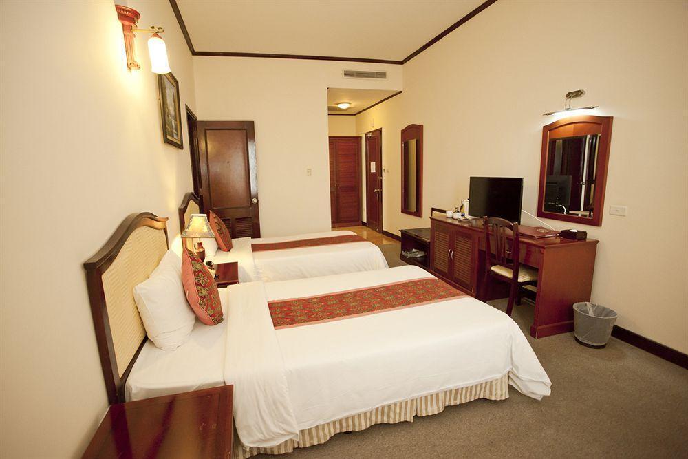 โรงเรียนเอเชียนฮาลอง Hotel ภายนอก รูปภาพ